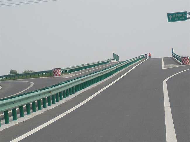 廊坊高速公路护栏的材质与规格