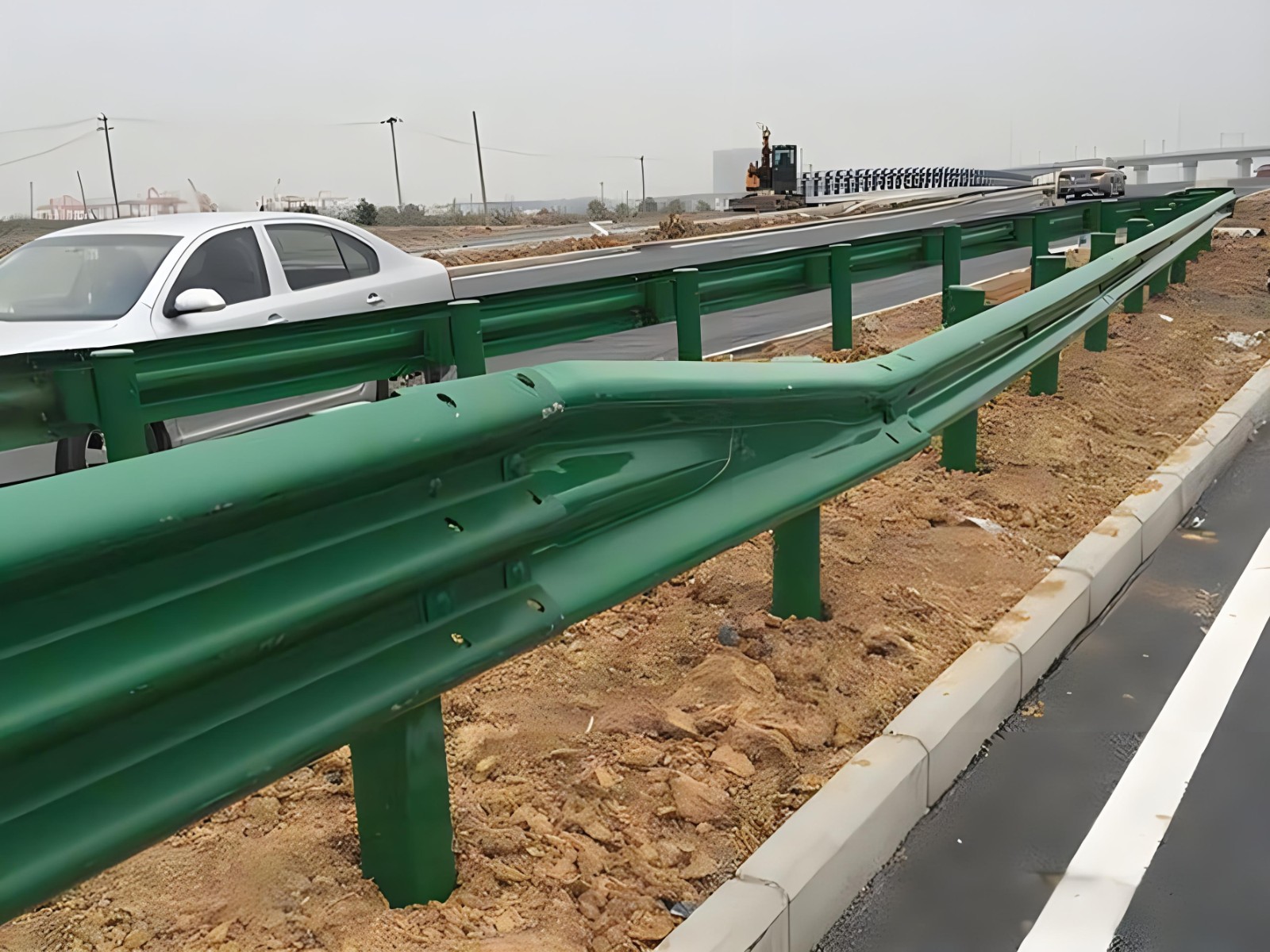 廊坊高速波形护栏板日常维护方案确保道路安全新举措